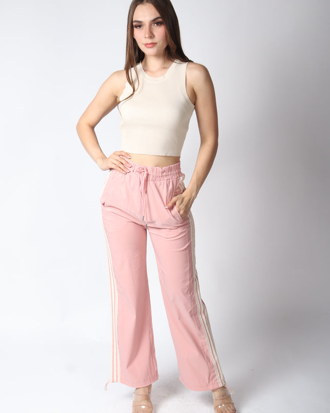 Pantalones con detalle de encaje.