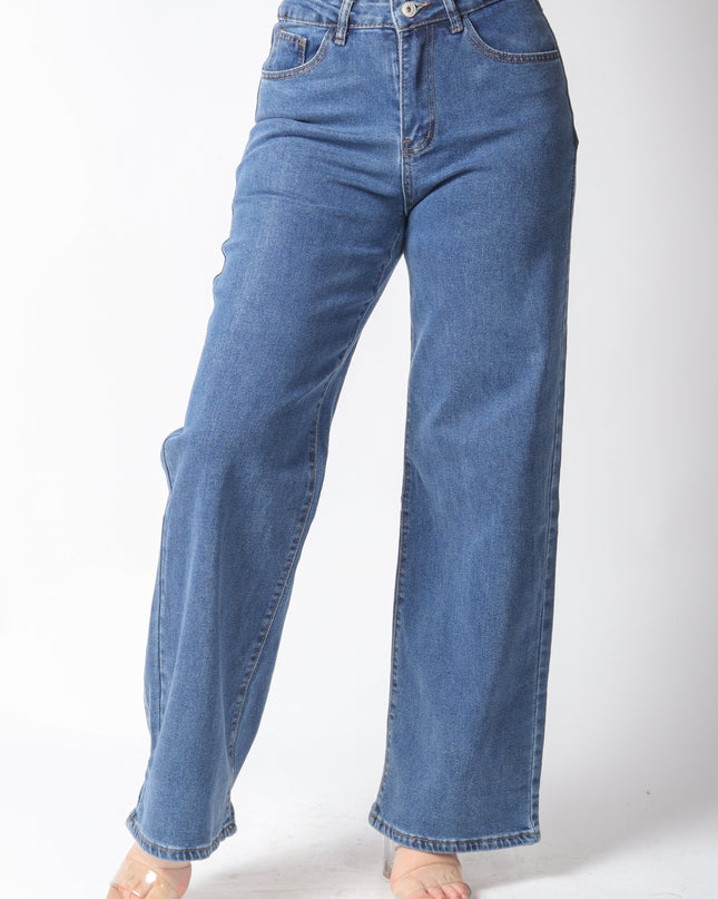 Pantalón de mezclilla con estrellas.