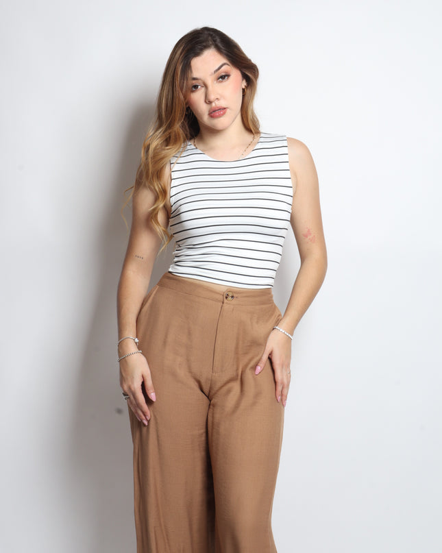 Blusa ajustada de rayas.